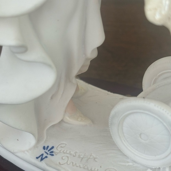 Vintage Giuseppe Armani "Sweet Dreams" porcelain figurine - Picture 6 of 14
